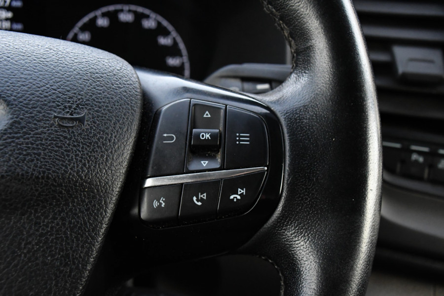 Ford Transit 350 2.0 TDCI L3H2 Black Edition Cruise, Camera, Carplay, 130pk, Trekhaak, Multimedia, NAVI Uniek!