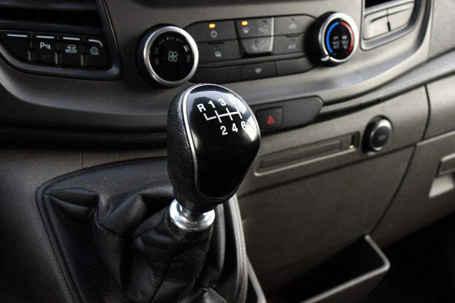 Ford Transit 350 2.0 TDCI L3H2 Black Edition Cruise, Camera, Carplay, 130pk, Trekhaak, Multimedia, NAVI Uniek!