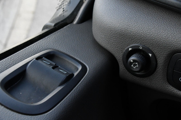 Ford Transit 350 2.0 TDCI L3H2 Black Edition Cruise, Camera, Carplay, 130pk, Trekhaak, Multimedia, NAVI Uniek!