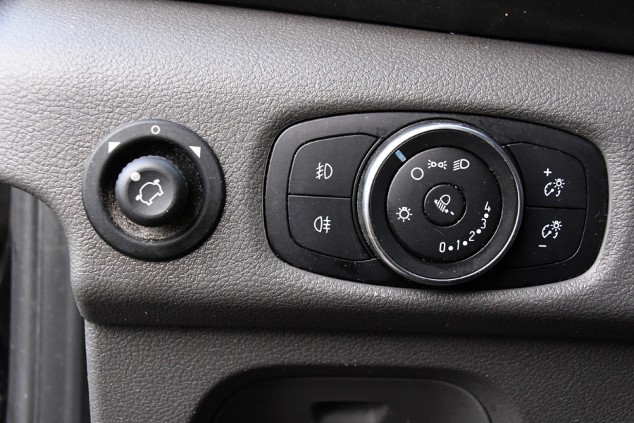 Ford Transit 350 2.0 TDCI L3H2 Black Edition Cruise, Camera, Carplay, 130pk, Trekhaak, Multimedia, NAVI Uniek!
