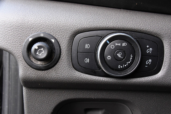 Ford Transit 350 2.0 TDCI L3H2 Black Edition Cruise, Camera, Carplay, 130pk, Trekhaak, Multimedia, NAVI Uniek!