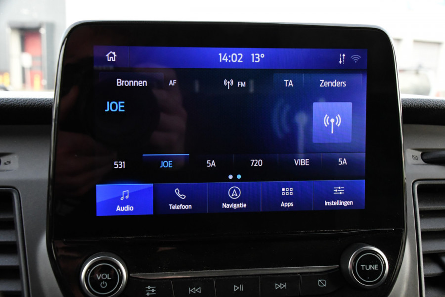 Ford Transit 350 2.0 TDCI L3H2 Black Edition Cruise, Camera, Carplay, 130pk, Trekhaak, Multimedia, NAVI Uniek!