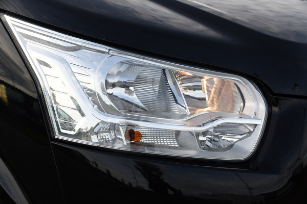 Ford Transit 350 2.0 TDCI L3H2 Black Edition Cruise, Camera, Carplay, 130pk, Trekhaak, Multimedia, NAVI Uniek!