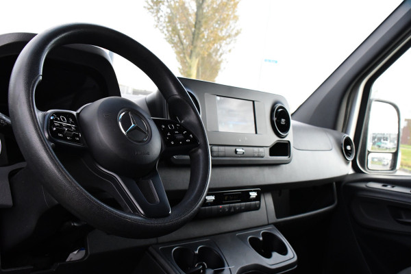 Mercedes-Benz Sprinter 211 2.2 CDI L1H1 PB Edition Camera, Cruise, Carplay, Stoelverwarming, Trekhaak, Automaat, Mbux, Uniek!