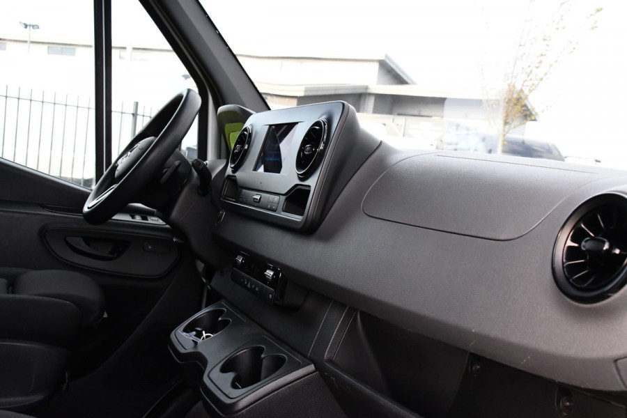 Mercedes-Benz Sprinter 211 2.2 CDI L1H1 PB Edition Camera, Cruise, Carplay, Stoelverwarming, Trekhaak, Automaat, Mbux, Uniek!