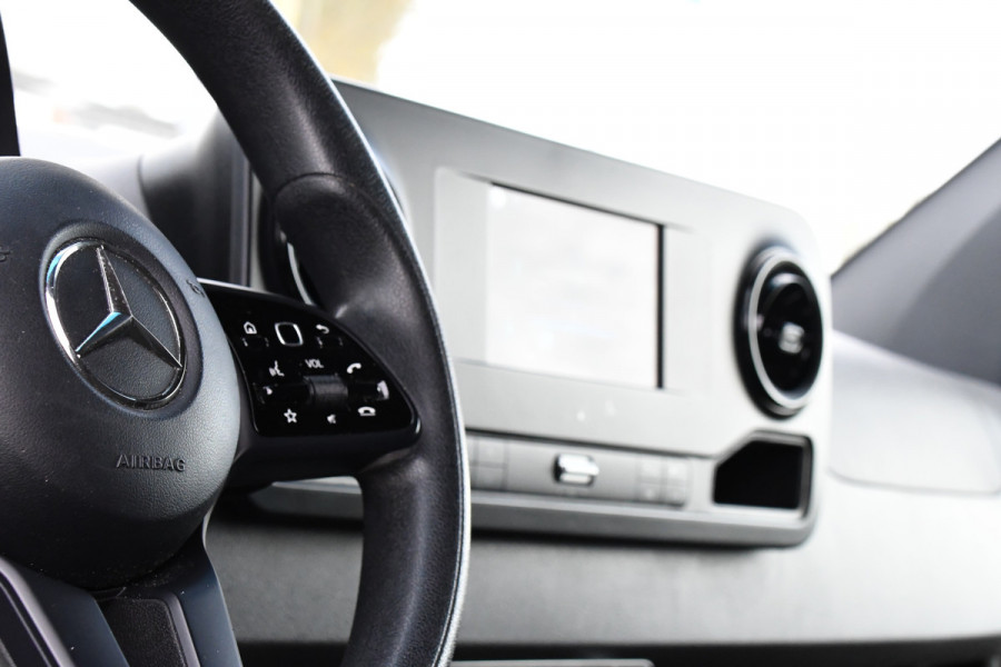 Mercedes-Benz Sprinter 211 2.2 CDI L1H1 PB Edition Camera, Cruise, Carplay, Stoelverwarming, Trekhaak, Automaat, Mbux, Uniek!