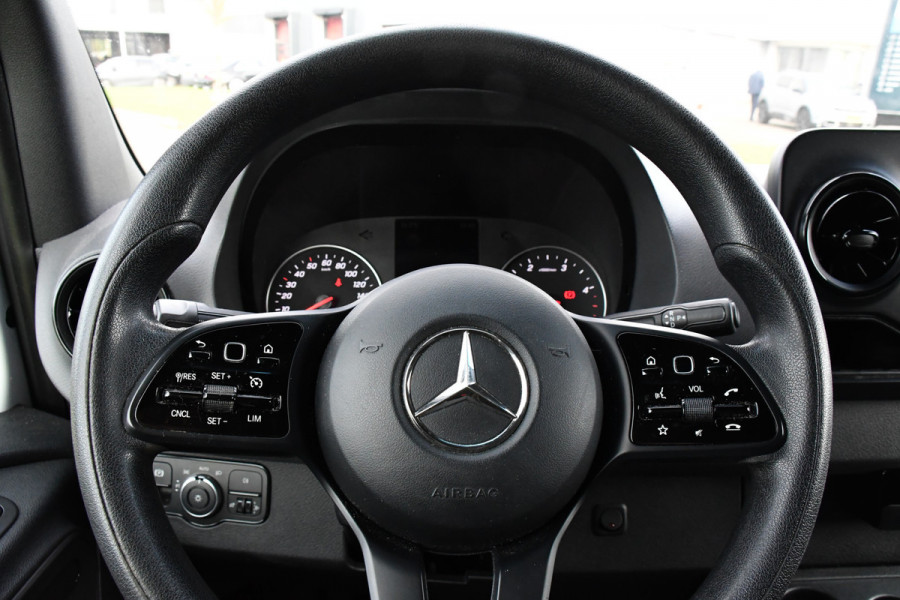 Mercedes-Benz Sprinter 211 2.2 CDI L1H1 PB Edition Camera, Cruise, Carplay, Stoelverwarming, Trekhaak, Automaat, Mbux, Uniek!