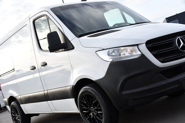 Mercedes-Benz Sprinter 211 2.2 CDI L1H1 PB Edition Camera, Cruise, Carplay, Stoelverwarming, Trekhaak, Automaat, Mbux, Uniek!
