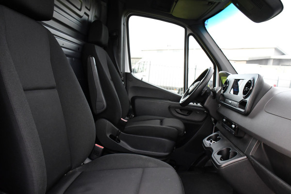 Mercedes-Benz Sprinter 211 2.2 CDI L1H1 PB Edition Camera, Cruise, Carplay, Stoelverwarming, Trekhaak, Automaat, Mbux, Uniek!