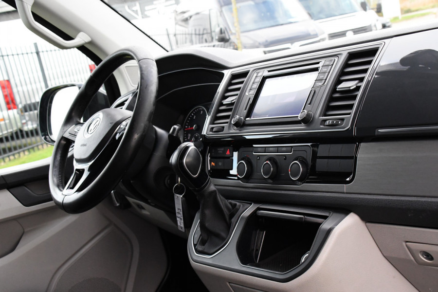 Volkswagen Transporter 2.0 TDI L2H1 Black Edition Highline Adaptieve Cruise, Camera, Carplay, Leder, Trekhaak, Sensoren, 150pk, Automaat, Uniek!