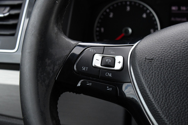 Volkswagen Transporter 2.0 TDI L2H1 Black Edition Highline Adaptieve Cruise, Camera, Carplay, Leder, Trekhaak, Sensoren, 150pk, Automaat, Uniek!