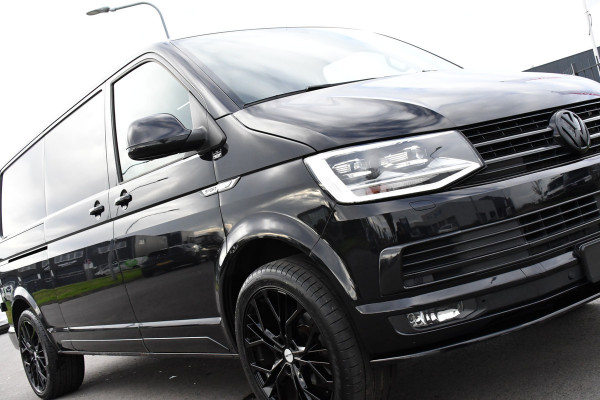Volkswagen Transporter 2.0 TDI L2H1 Black Edition Highline Adaptieve Cruise, Camera, Carplay, Leder, Trekhaak, Sensoren, 150pk, Automaat, Uniek!
