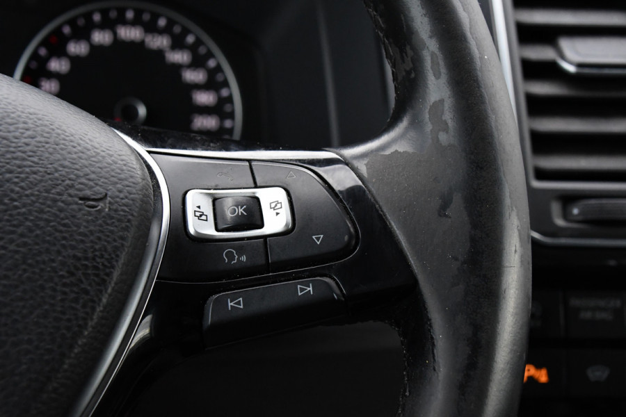 Volkswagen Transporter 2.0 TDI L2H1 Black Edition Highline Adaptieve Cruise, Camera, Carplay, Leder, Trekhaak, Sensoren, 150pk, Automaat, Uniek!