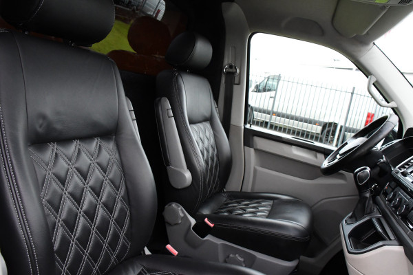 Volkswagen Transporter 2.0 TDI L2H1 Black Edition Highline Adaptieve Cruise, Camera, Carplay, Leder, Trekhaak, Sensoren, 150pk, Automaat, Uniek!