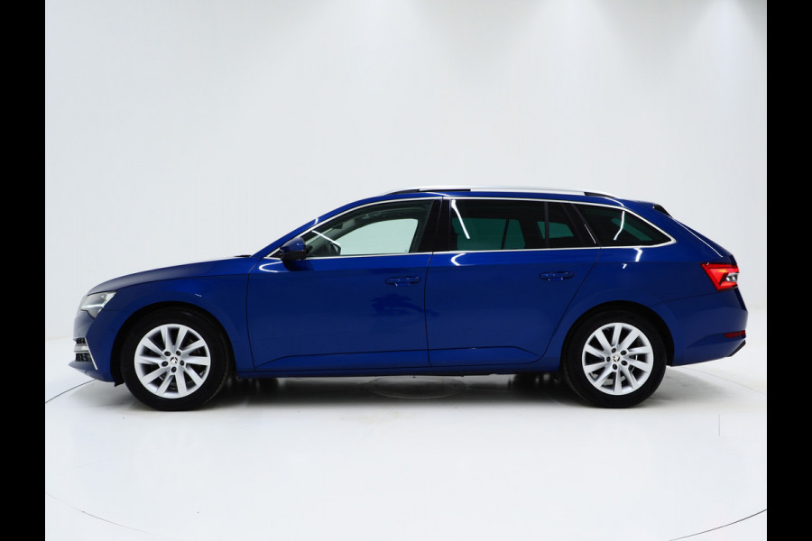 Škoda Superb Combi 1.4 TSI iV Style | Panoramadak | Trekhaak | 360 | Keyless | Adaptive Cruise | Virtual | Carplay