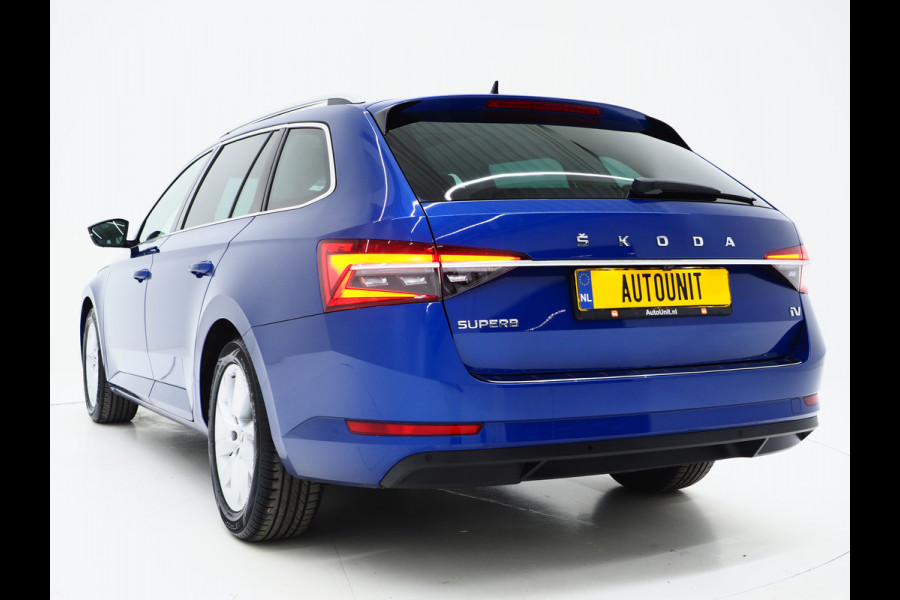 Škoda Superb Combi 1.4 TSI iV Style | Panoramadak | Trekhaak | 360 | Keyless | Adaptive Cruise | Virtual | Carplay