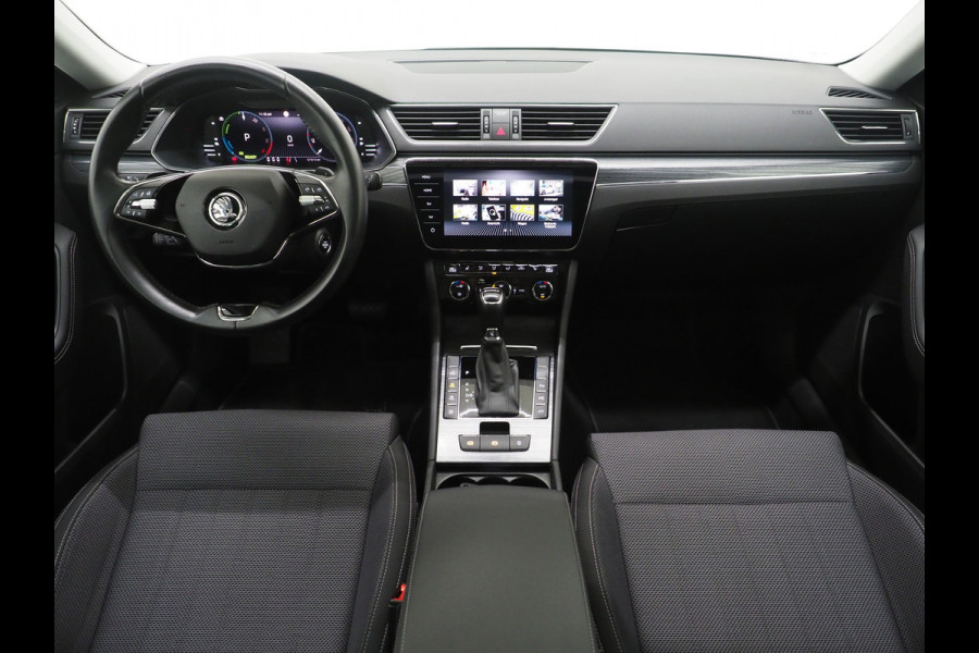 Škoda Superb Combi 1.4 TSI iV Style | Panoramadak | Trekhaak | 360 | Keyless | Adaptive Cruise | Virtual | Carplay