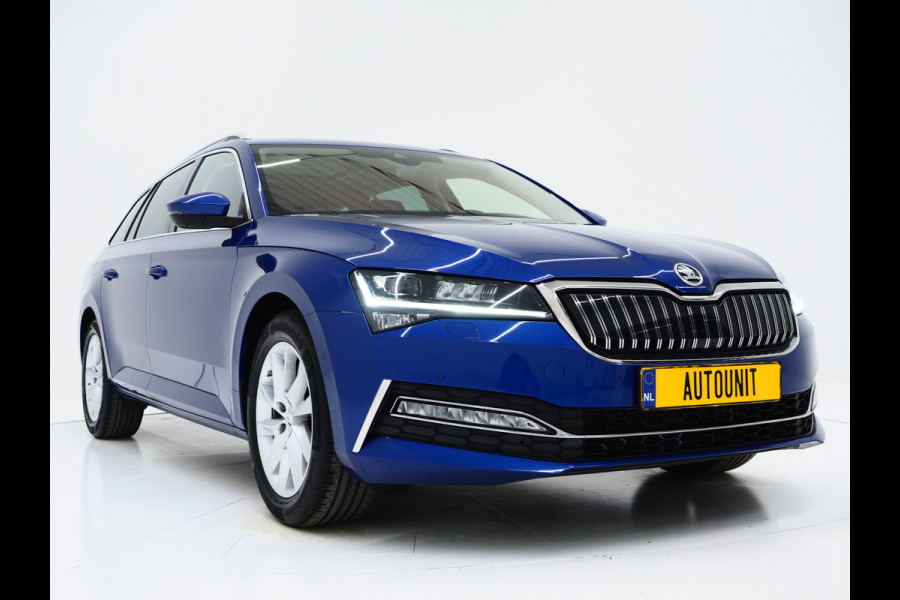 Škoda Superb Combi 1.4 TSI iV Style | Panoramadak | Trekhaak | 360 | Keyless | Adaptive Cruise | Virtual | Carplay