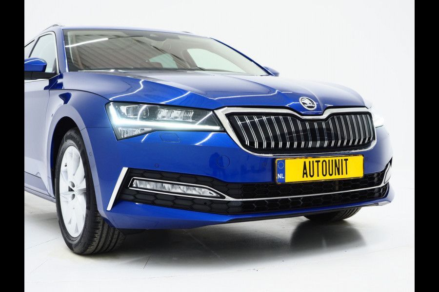 Škoda Superb Combi 1.4 TSI iV Style | Panoramadak | Trekhaak | 360 | Keyless | Adaptive Cruise | Virtual | Carplay