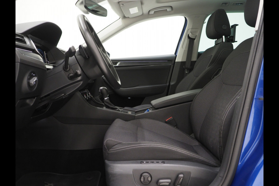 Škoda Superb Combi 1.4 TSI iV Style | Panoramadak | Trekhaak | 360 | Keyless | Adaptive Cruise | Virtual | Carplay