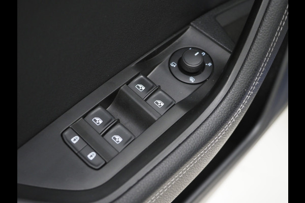 Škoda Superb Combi 1.4 TSI iV Style | Panoramadak | Trekhaak | 360 | Keyless | Adaptive Cruise | Virtual | Carplay