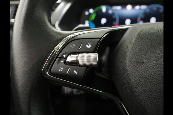 Škoda Superb Combi 1.4 TSI iV Style | Panoramadak | Trekhaak | 360 | Keyless | Adaptive Cruise | Virtual | Carplay