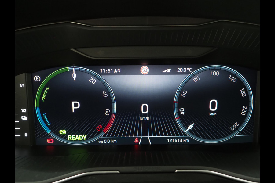 Škoda Superb Combi 1.4 TSI iV Style | Panoramadak | Trekhaak | 360 | Keyless | Adaptive Cruise | Virtual | Carplay