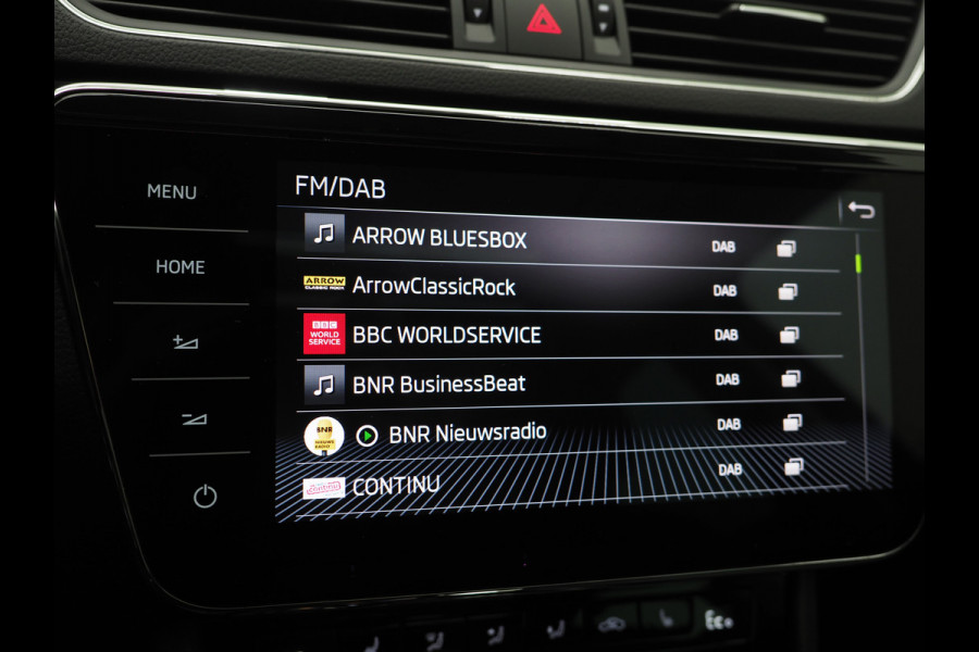 Škoda Superb Combi 1.4 TSI iV Style | Panoramadak | Trekhaak | 360 | Keyless | Adaptive Cruise | Virtual | Carplay