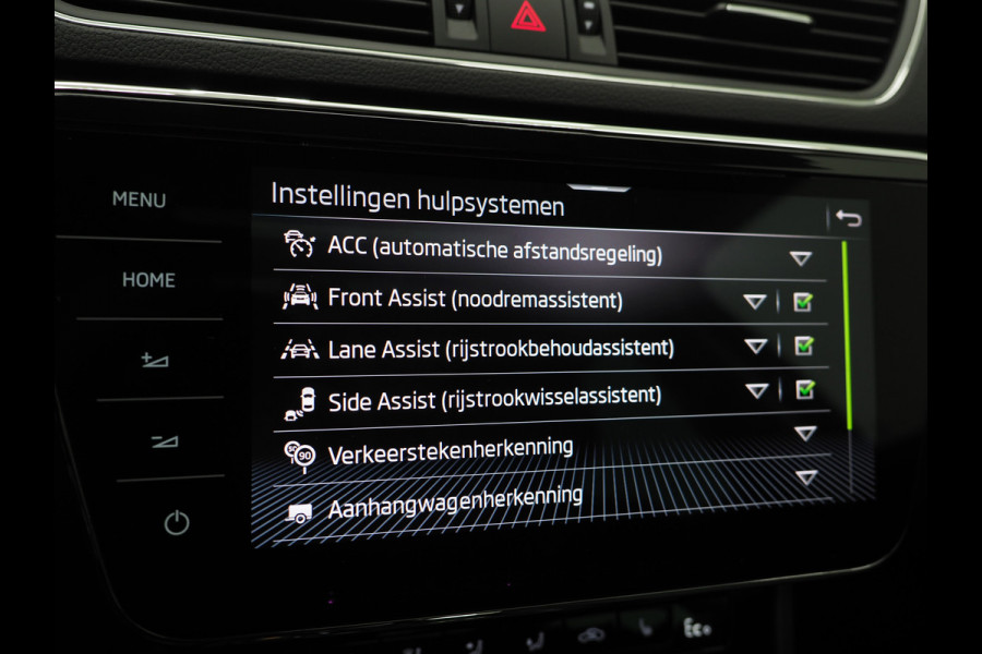 Škoda Superb Combi 1.4 TSI iV Style | Panoramadak | Trekhaak | 360 | Keyless | Adaptive Cruise | Virtual | Carplay