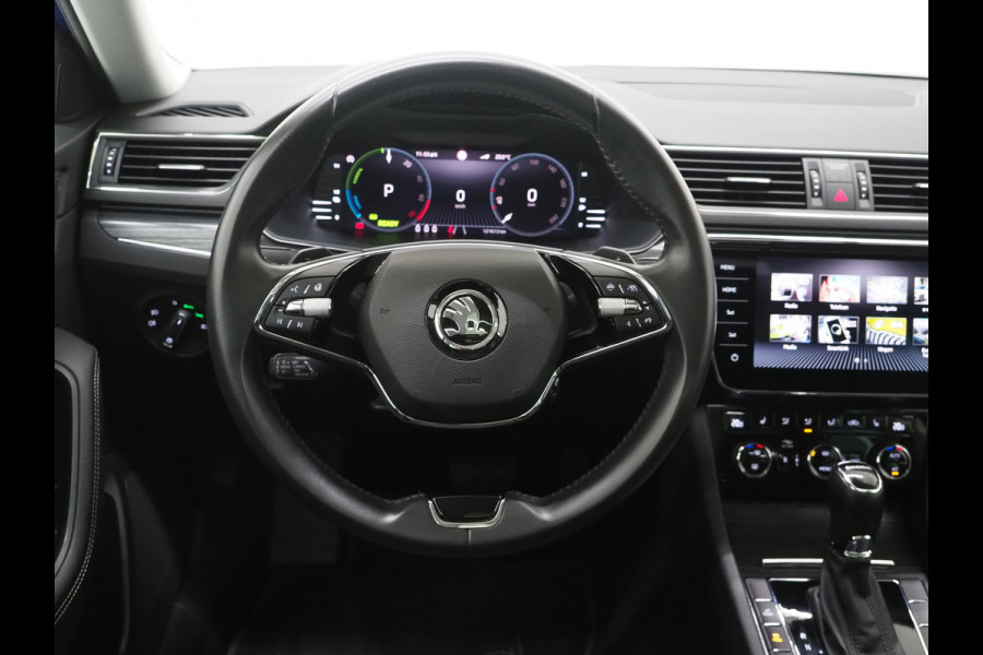 Škoda Superb Combi 1.4 TSI iV Style | Panoramadak | Trekhaak | 360 | Keyless | Adaptive Cruise | Virtual | Carplay
