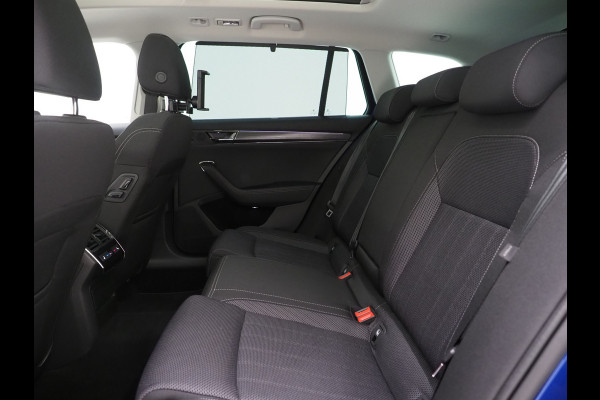 Škoda Superb Combi 1.4 TSI iV Style | Panoramadak | Trekhaak | 360 | Keyless | Adaptive Cruise | Virtual | Carplay