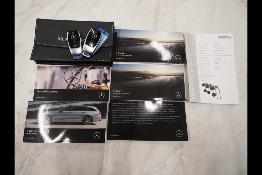 Mercedes-Benz E-Klasse Estate 300 e AMG Line | Panoramadak | Trekhaak | 360 | Adaptive Cruise | Sfeerverlichting | Carplay