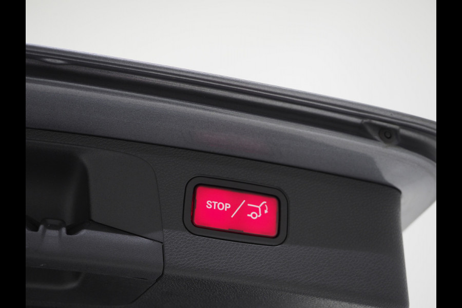 Mercedes-Benz E-Klasse Estate 300 e AMG Line | Panoramadak | Trekhaak | 360 | Adaptive Cruise | Sfeerverlichting | Carplay