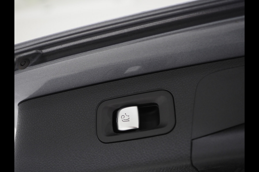 Mercedes-Benz E-Klasse Estate 300 e AMG Line | Panoramadak | Trekhaak | 360 | Adaptive Cruise | Sfeerverlichting | Carplay