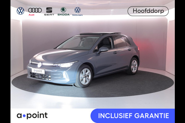 Volkswagen Golf 1.5 eTSI Life Edition 116 pk Automaat (DSG) | Verlengde garantie | Navigatie via App | Panoramadak | Parkeersensoren | Achteruitrijcamera | Matrix LED koplampen | Stoelverwarming |