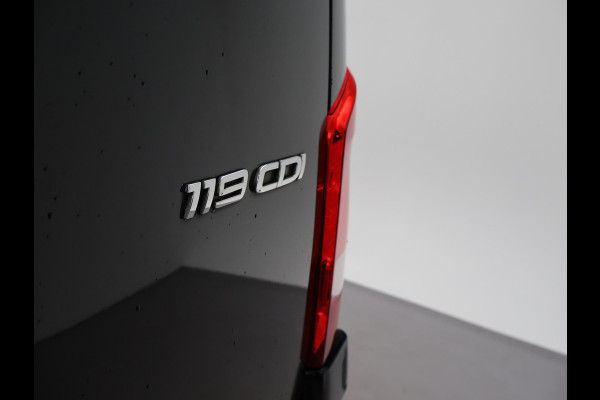 Mercedes-Benz Vito 119 CDI LANG AUT. 190 PK + LEDER | LED | CAMERA | TREKHAAK 2500 KG | 18 INCH | CLIMATE CONTROL