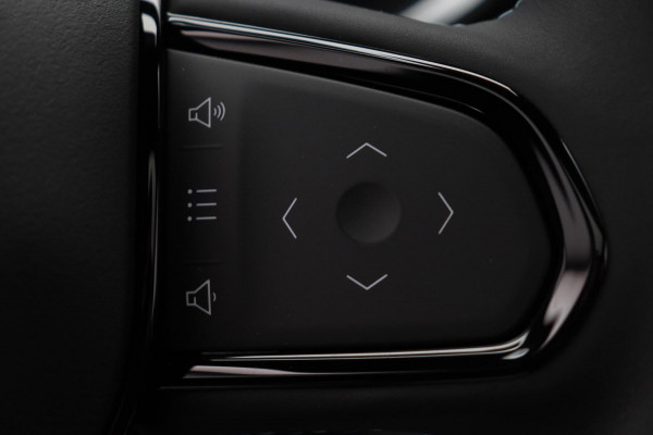 Lynk & Co 01 1.5 261PK Plug-in Hybrid *Zwarte Hemel* Stuurwiel verwarmd* 360° Camera Pano/dak Apple/Carplay Adaptive/Cruise