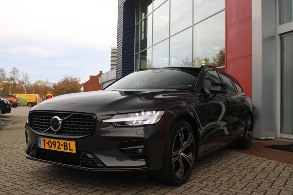 Volvo V60 2.0 B4 211PK PLUS DARK |19" 5-MULTI SPAAKS BLACK DIAMOND CUT LICHTMETALEN VELGEN  | PILOT ASSIST | REMOTE START | APPLE CARPLAY / ANDROID AUTO | NAVIGATIE BY GOOGLE | DRAADLOZE TELEFOONLADER | PARK ASSIST - ACHTERUITRIJCAMERA EN PAKEERSENSOREN VOOR + ACHTER |  ADAPTIEVE CRUISECONTROL | R-DESIGN BEKLEDING MET NAPPA LEDER I.C.M. OPEN GRID TEXTIEL | POWERSEATS - BEIDE VOORSTOELEN ELEKTRISCH VERSTELBAAR MET GEHEUGENFUNCTIE | STOELVERWARMING | SFEERVERLICHTING | LIGHTING PACK - FULL LED KOPLAMPEN MET ACTIEF GROOTLICHT EN KOPLAMPSPROEIERS | LED MISTLAMPEN | INTELLSAFE SURROU