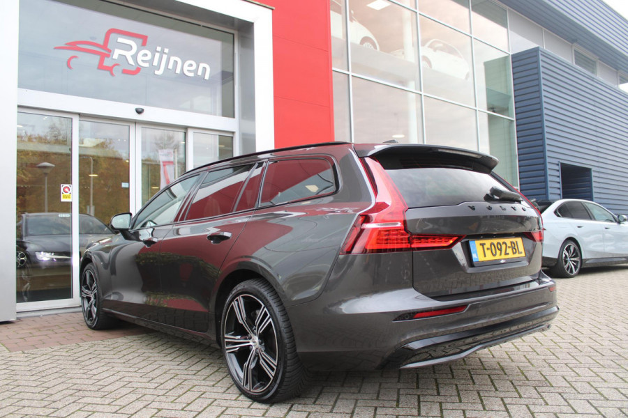 Volvo V60 2.0 B4 211PK PLUS DARK |19" 5-MULTI SPAAKS BLACK DIAMOND CUT LICHTMETALEN VELGEN  | PILOT ASSIST | REMOTE START | APPLE CARPLAY / ANDROID AUTO | NAVIGATIE BY GOOGLE | DRAADLOZE TELEFOONLADER | PARK ASSIST - ACHTERUITRIJCAMERA EN PAKEERSENSOREN VOOR + ACHTER |  ADAPTIEVE CRUISECONTROL | R-DESIGN BEKLEDING MET NAPPA LEDER I.C.M. OPEN GRID TEXTIEL | POWERSEATS - BEIDE VOORSTOELEN ELEKTRISCH VERSTELBAAR MET GEHEUGENFUNCTIE | STOELVERWARMING | SFEERVERLICHTING | LIGHTING PACK - FULL LED KOPLAMPEN MET ACTIEF GROOTLICHT EN KOPLAMPSPROEIERS | LED MISTLAMPEN | INTELLSAFE SURROU
