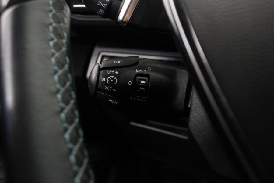 Peugeot 3008 1.2 PureTech Crossway |Stoelverwarming| navi | camera