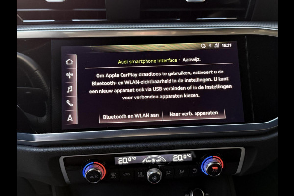 Audi Q3 35 TFSI S edition Automaat | Zwart optiek | Navigatiesysteem | Half-leer | Getint glas | Cruise & climate control | Lane assist