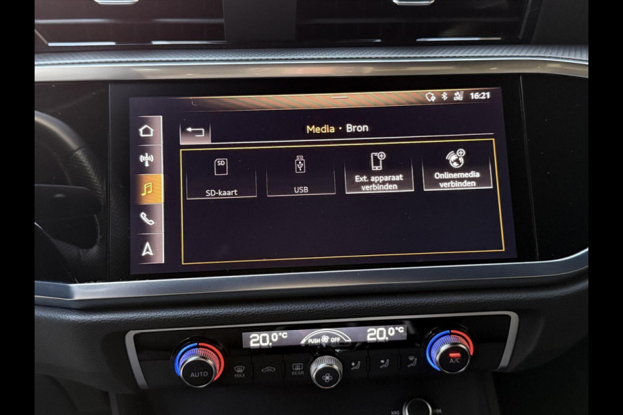 Audi Q3 35 TFSI S edition Automaat | Zwart optiek | Navigatiesysteem | Half-leer | Getint glas | Cruise & climate control | Lane assist