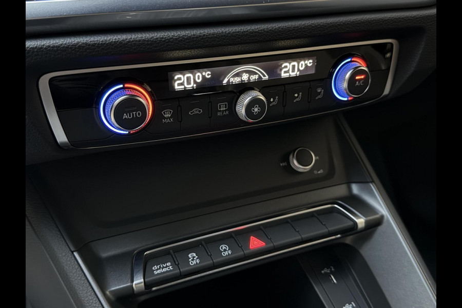 Audi Q3 35 TFSI S edition Automaat | Zwart optiek | Navigatiesysteem | Half-leer | Getint glas | Cruise & climate control | Lane assist