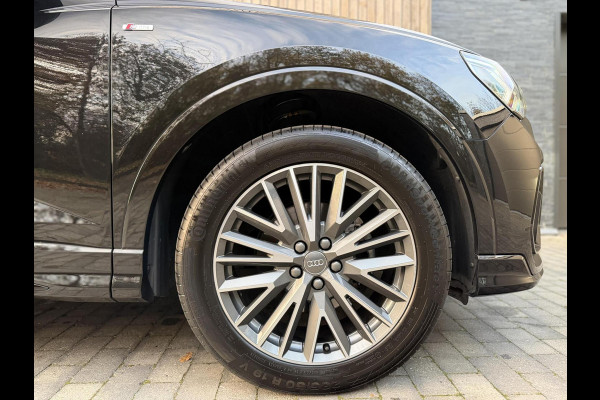 Audi Q3 35 TFSI S edition Automaat | Zwart optiek | Navigatiesysteem | Half-leer | Getint glas | Cruise & climate control | Lane assist
