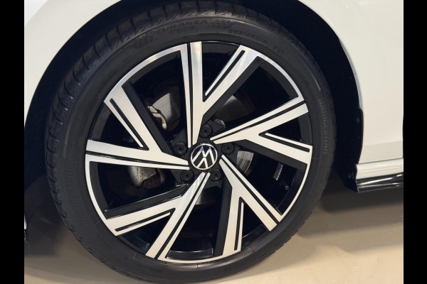 Volkswagen Golf 1.5 TSI R-Line | PANORAMA | CAMERA | LAGE KM!
