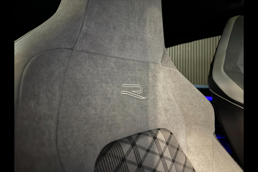 Volkswagen Golf 1.5 TSI R-Line | PANORAMA | CAMERA | LAGE KM!