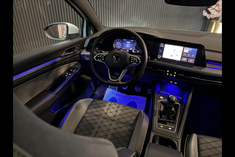 Volkswagen Golf 1.5 TSI R-Line | PANORAMA | CAMERA | LAGE KM!