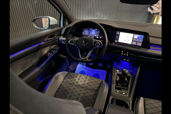 Volkswagen Golf 1.5 TSI R-Line | PANORAMA | CAMERA | LAGE KM!