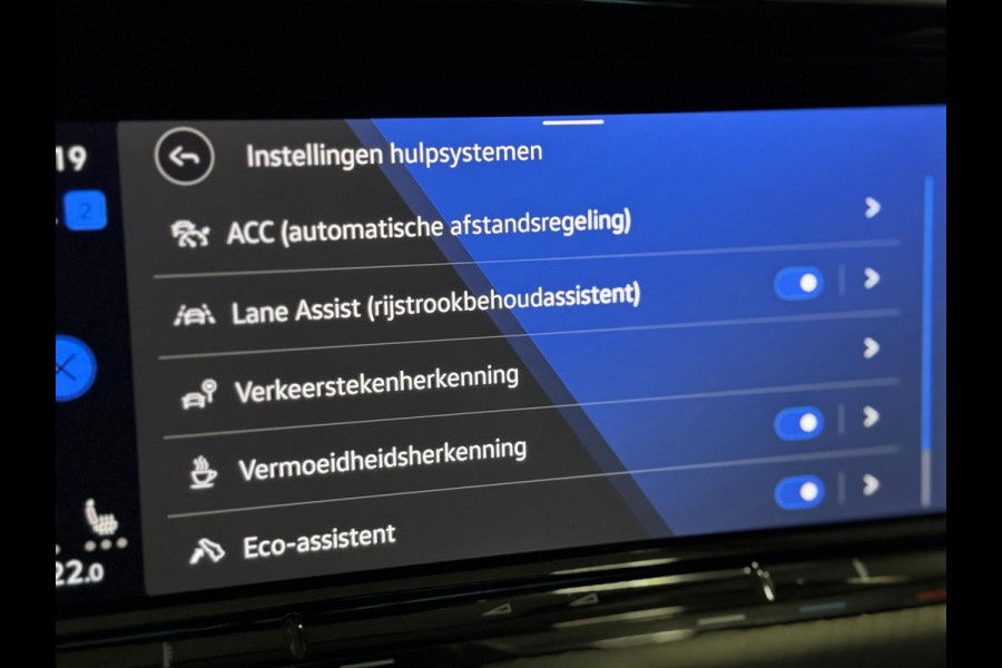 Volkswagen Golf 1.5 TSI R-Line | PANORAMA | CAMERA | LAGE KM!