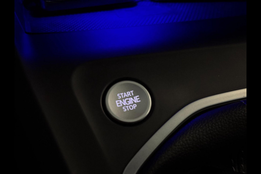 Volkswagen Golf 1.5 TSI R-Line | PANORAMA | CAMERA | LAGE KM!